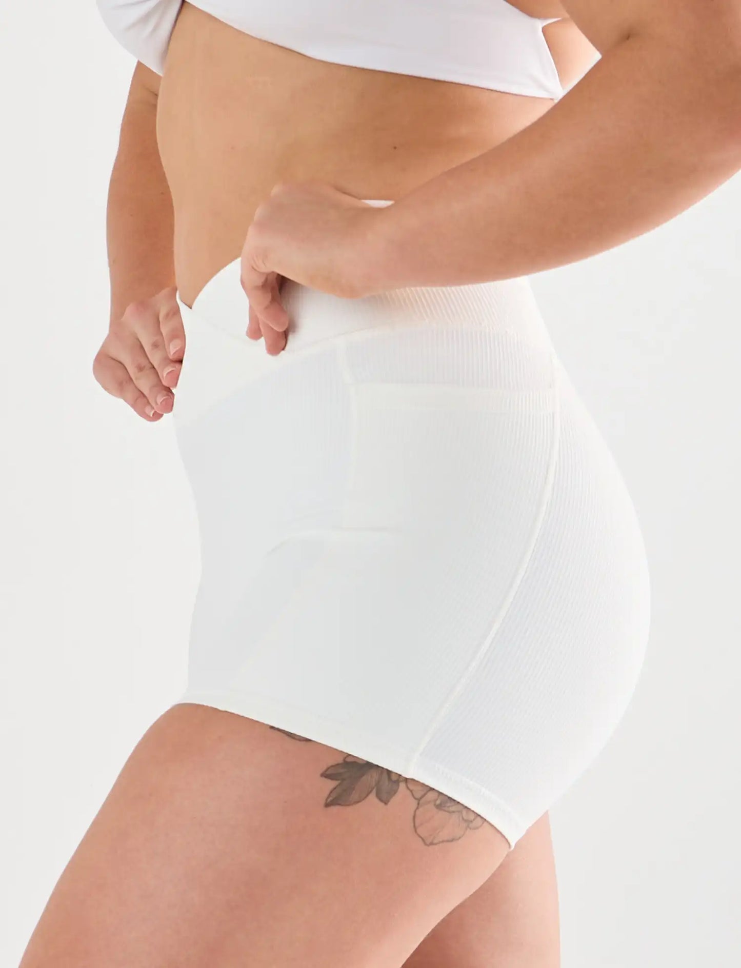 zleek premium cross over lounge short white